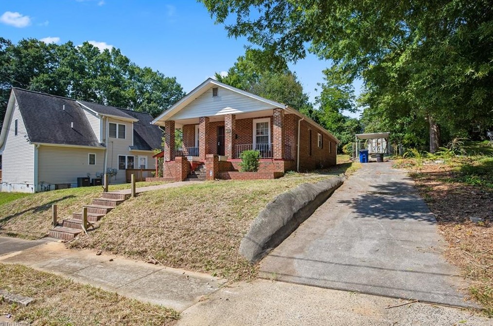 1806 N Dunleith Ave, Winston Salem, NC 27105