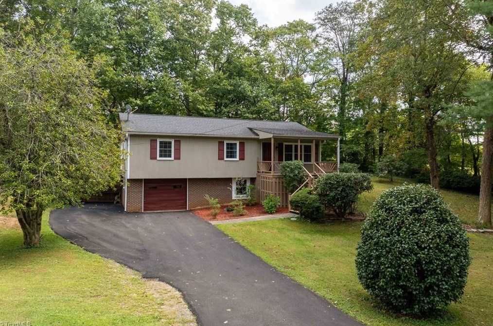 396 Dudley Ave, Mount Airy, NC 27030