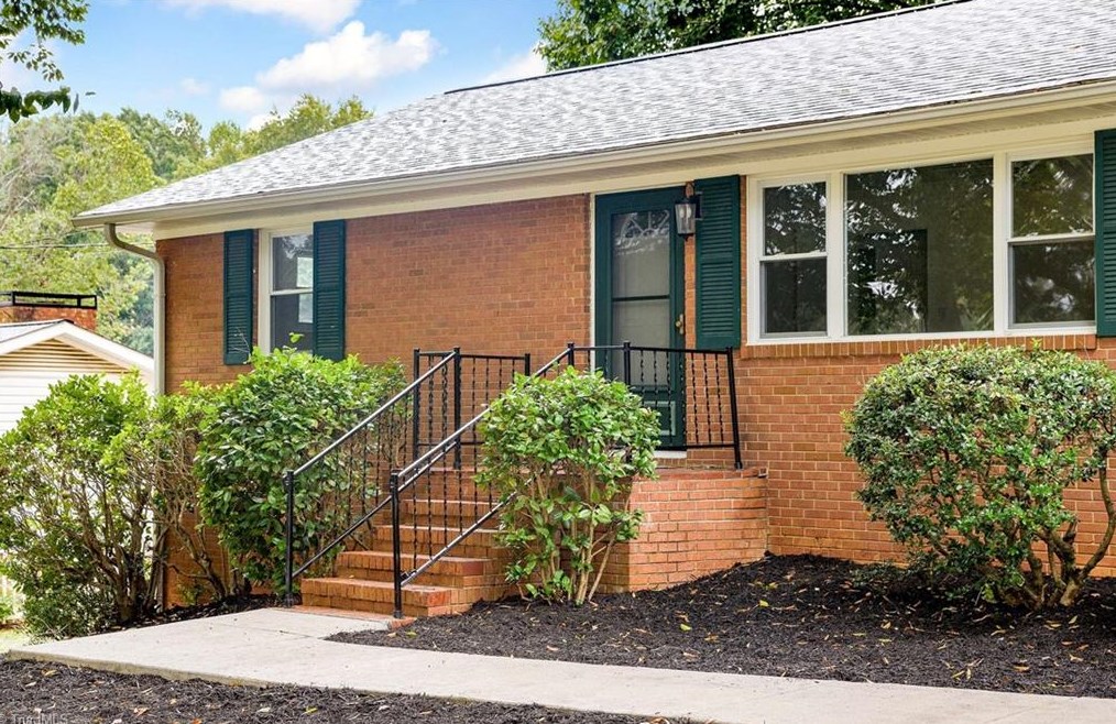 1169 Evergreen Dr, Winston Salem, NC 27107