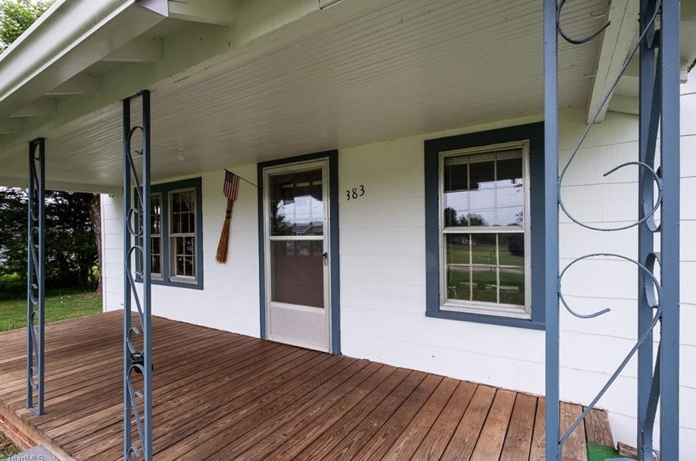 383 Murray Rd, Elkin, NC 28621-9102