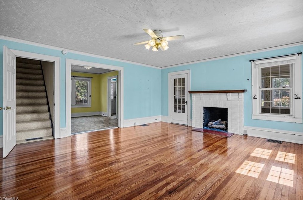 304 Hillcrest Dr, Lexington, NC 27292