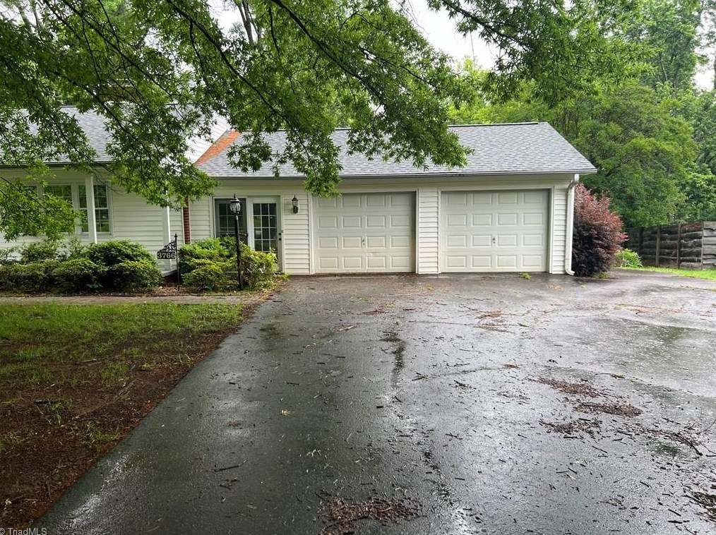 3766 Clemmons Rd, Clemmons, NC 27012