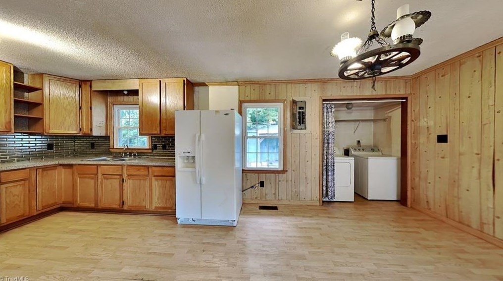 292 Raymond Clodfelter Rd, Lexington, NC 27292