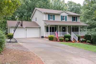 401 Raven Oak Drive, Wilkesboro, NC 28697 - Photo 1