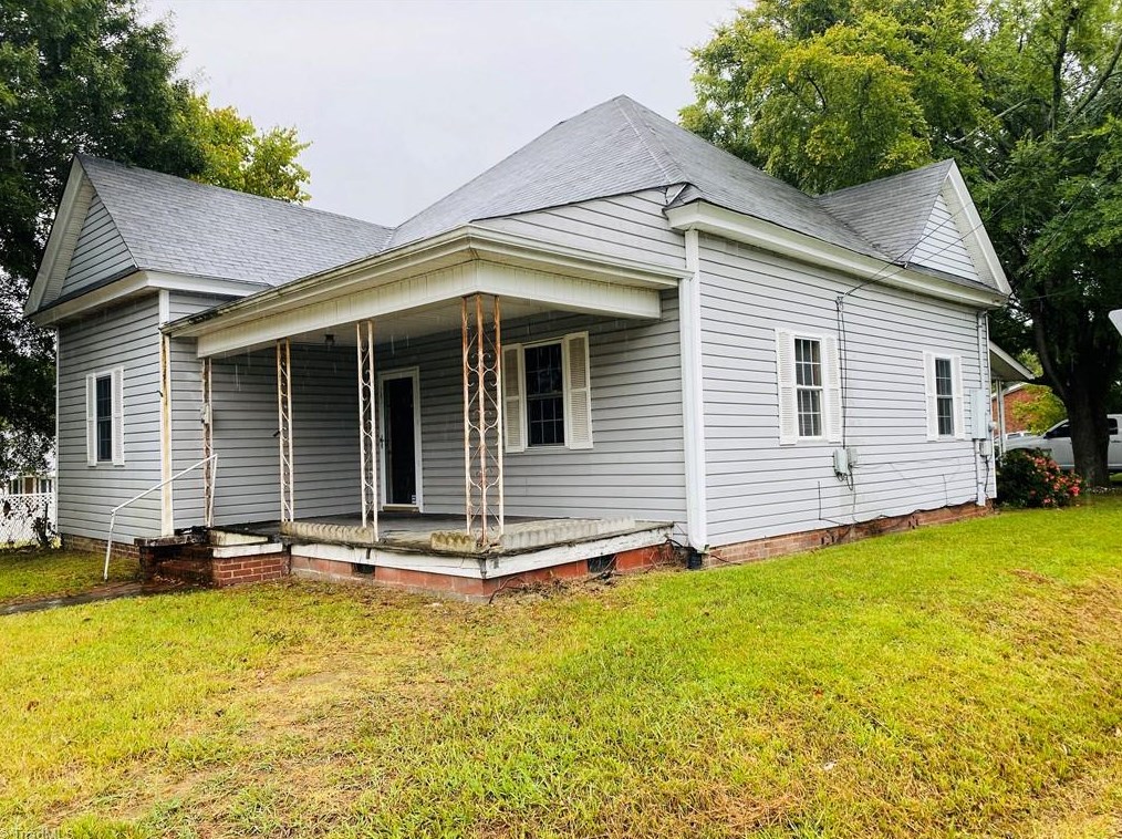 201 E Sunrise Ave, Lexington, NC 27292