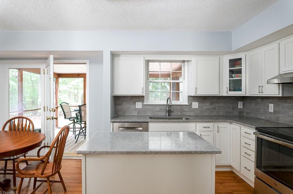 7343 Ridge Rd, Lexington, NC 27295