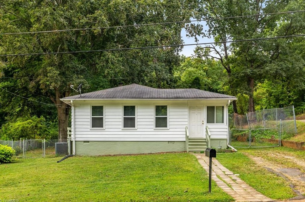 3642 Yale Ave, Winston Salem, NC 27107