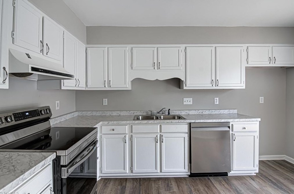 1445 Bailey Cir, High Point NC  27262-3563 exterior
