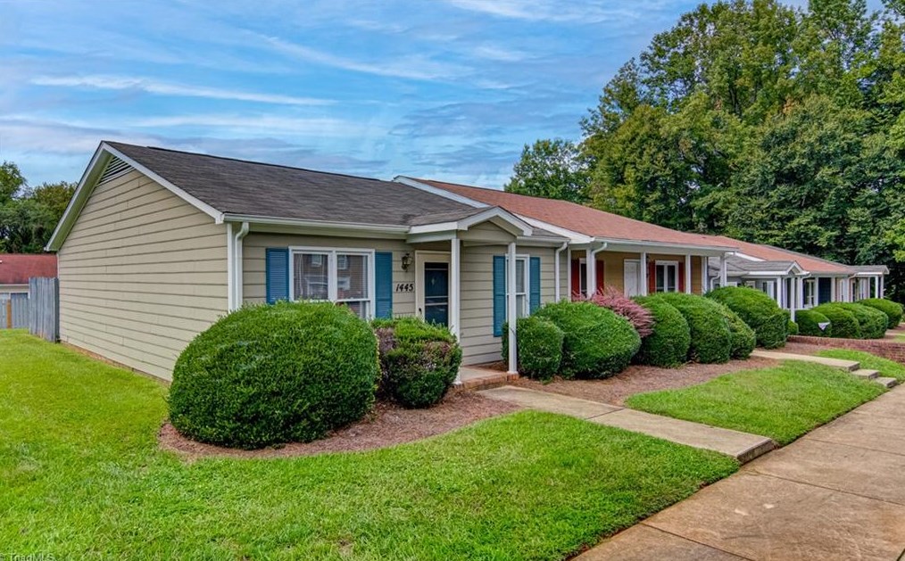 1445 Bailey Cir, High Point, NC 27262