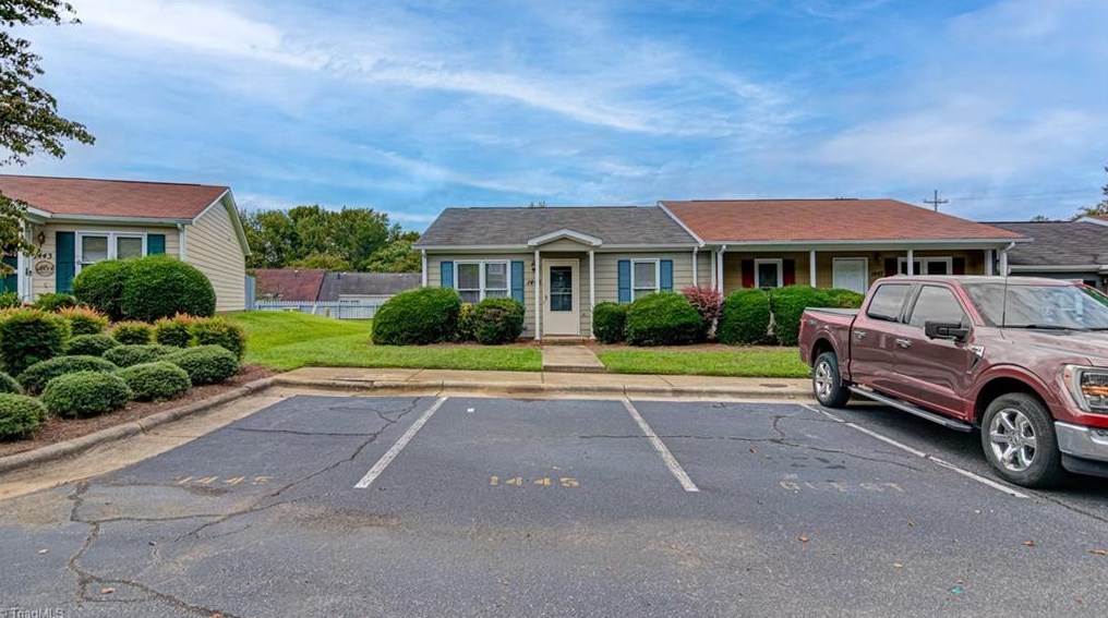 1445 Bailey Cir, High Point NC  27262-3563 exterior