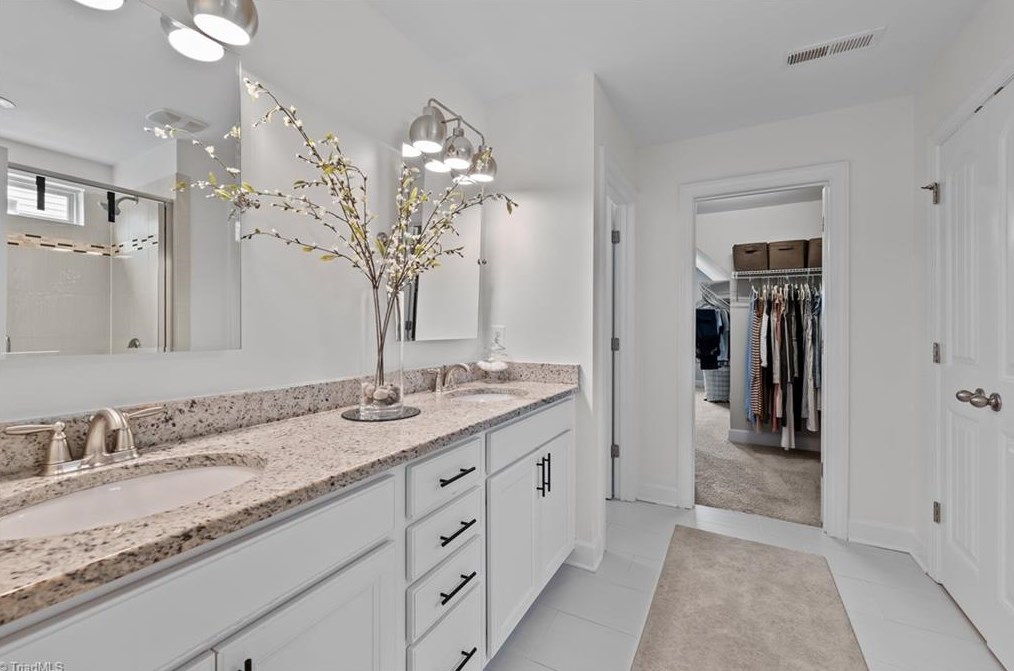 1064 Falkirk Dr, Burlington NC 27215 exterior