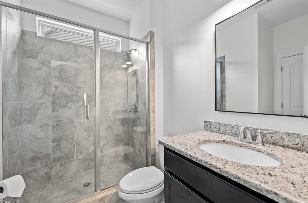 1064 Falkirk Dr, Burlington NC 27215 exterior