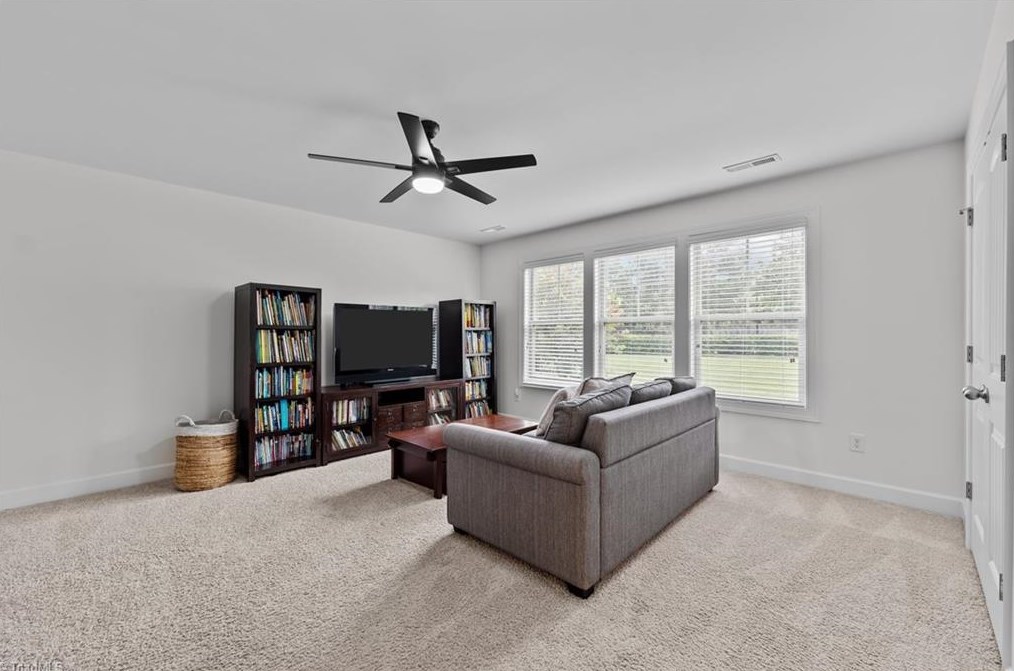 1064 Falkirk Dr, Burlington NC 27215 exterior