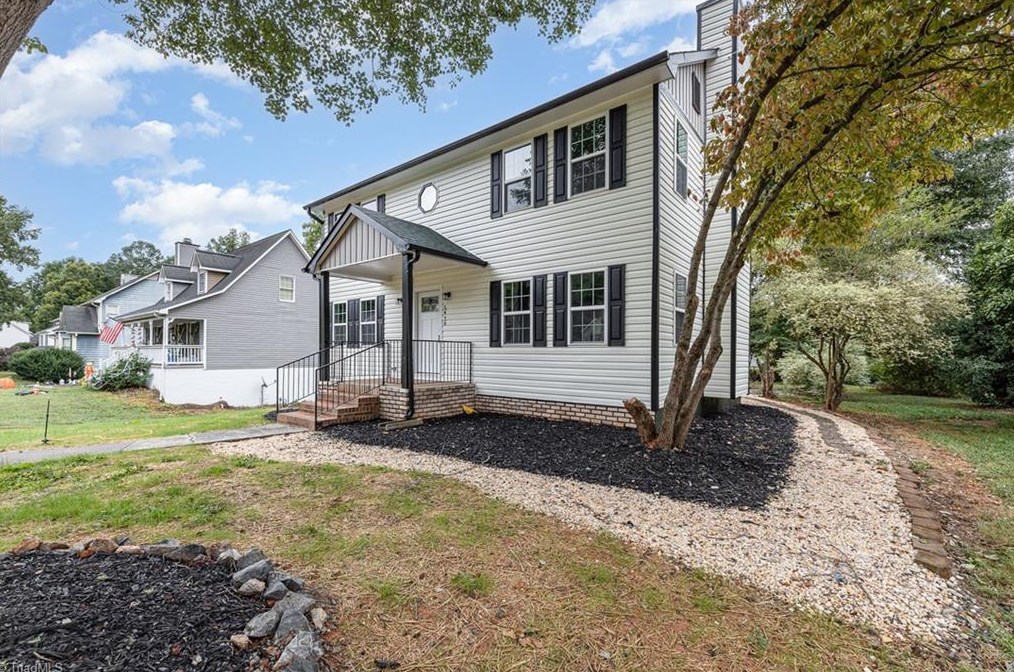 5476 Moravian Heights Ln, Clemmons, NC 27012