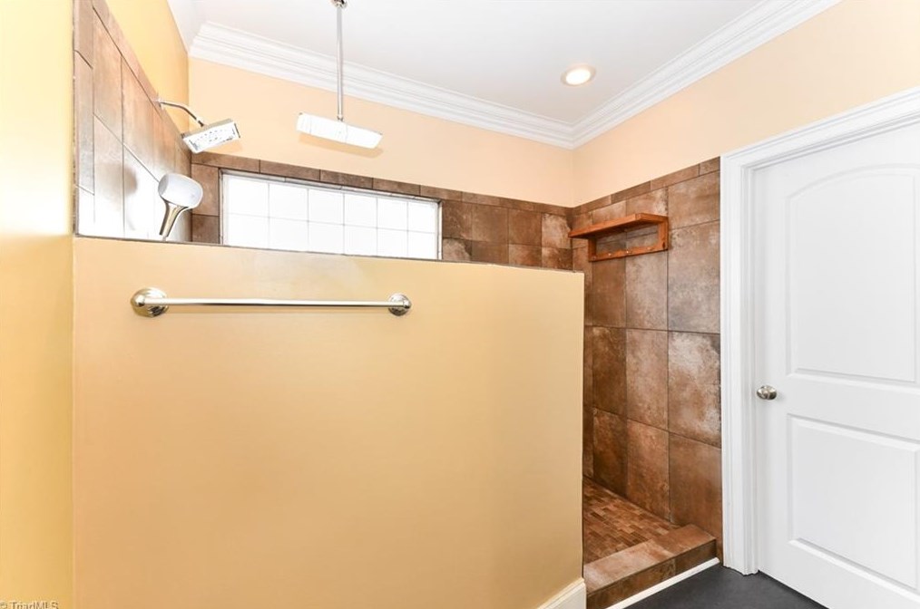 3301 Wynnfield Dr, High Point NC 27265-9587 exterior