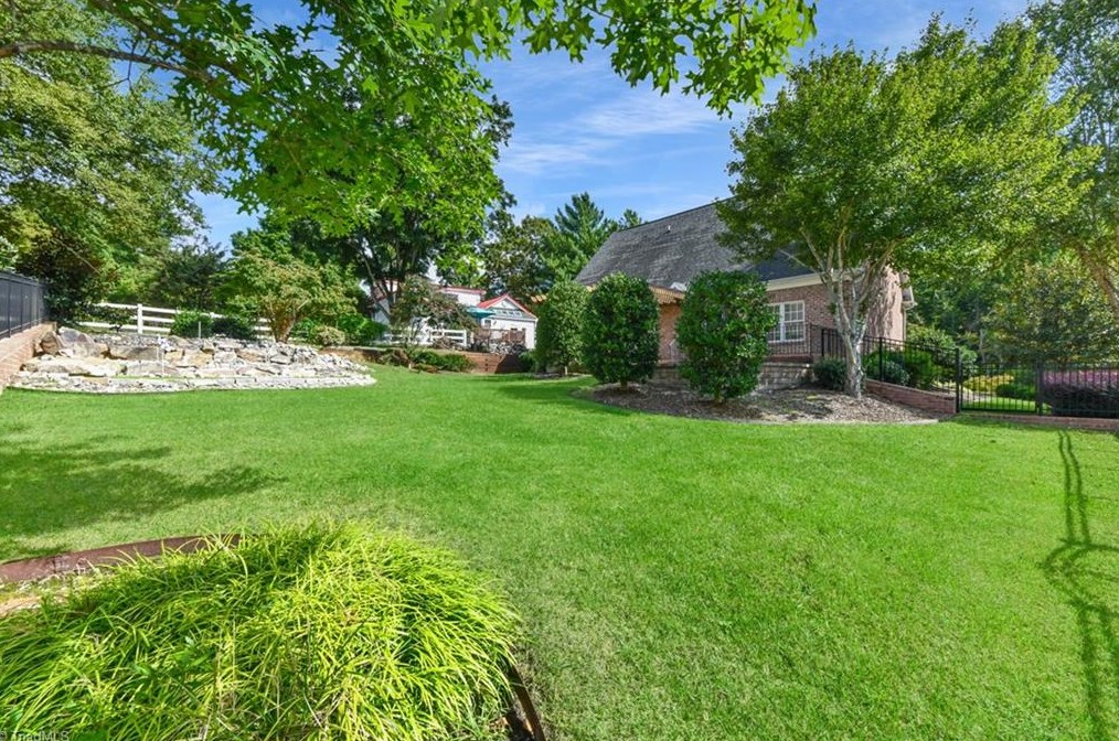 3301 Wynnfield Dr, High Point NC 27265-9587 exterior