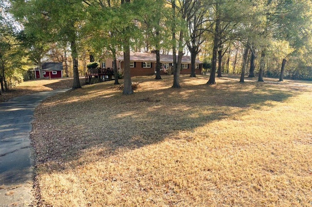 2733 Brawley Rd, Footsville, NC 27055