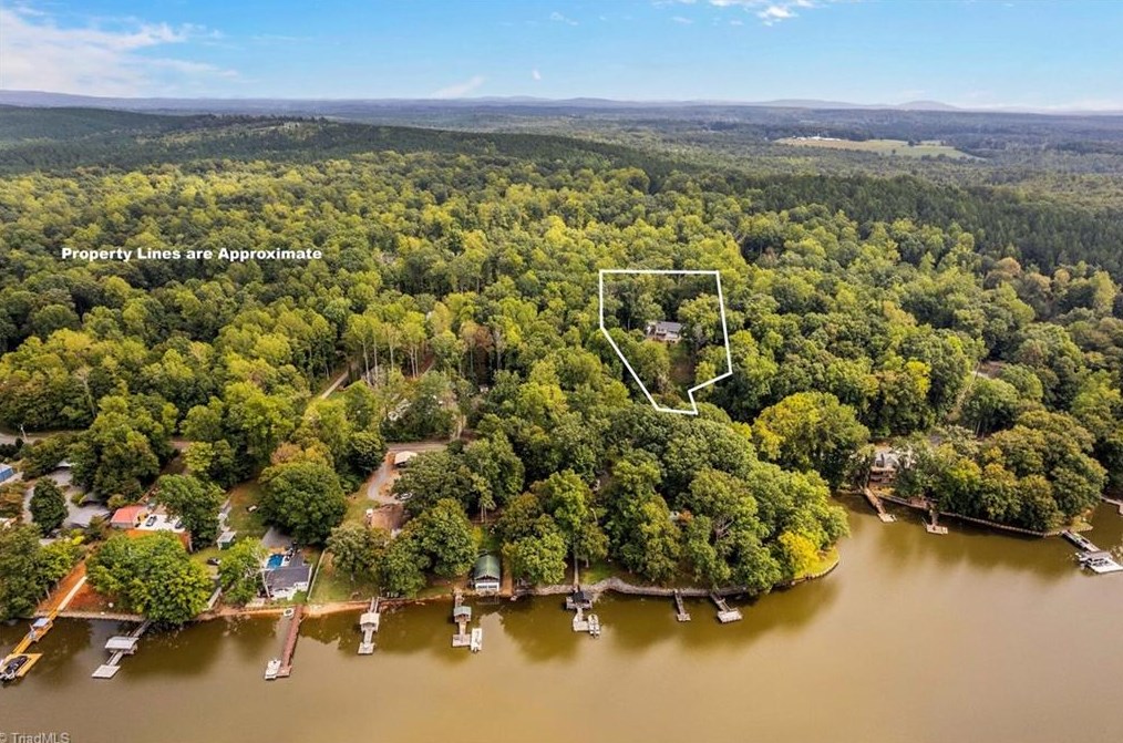 655 Lake Dr #9, Lexington, NC 27292