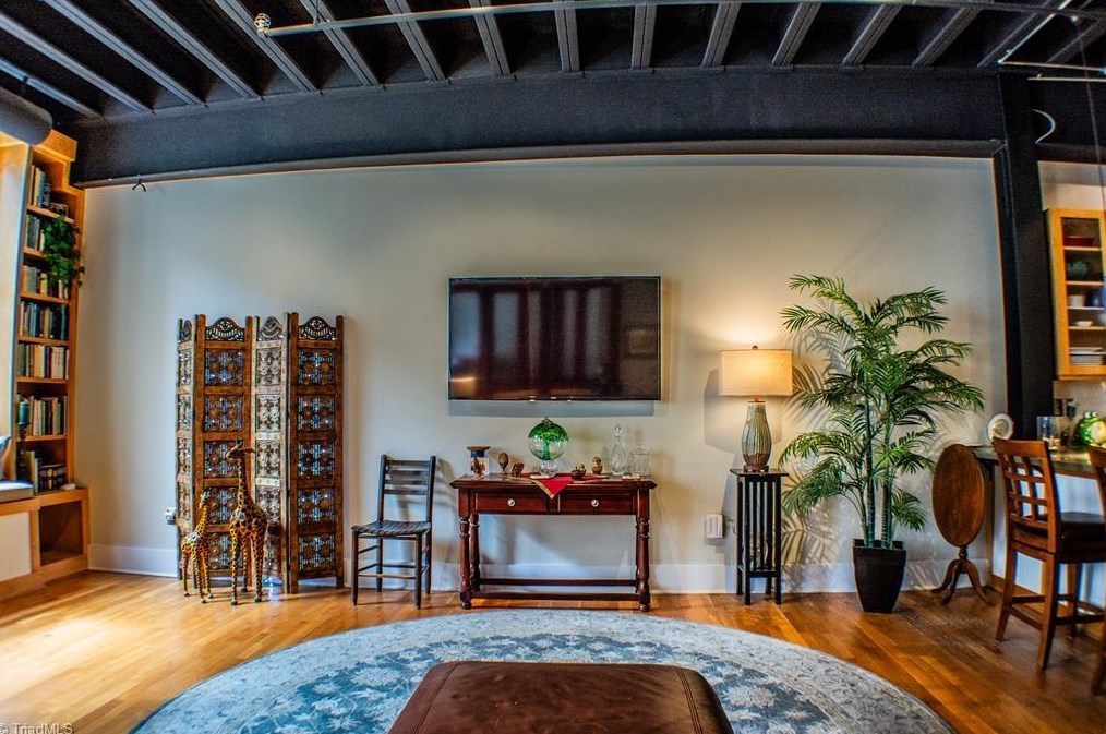 1 W 5th St #204, Winston Salem, NC 27101