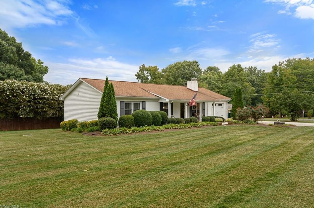 6111 Farrior Dr, Clemmons, NC 27012