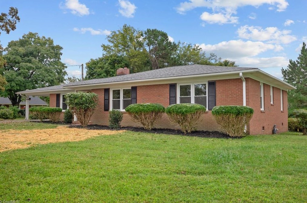 206 Briarcliff St, Lexington, NC 27292