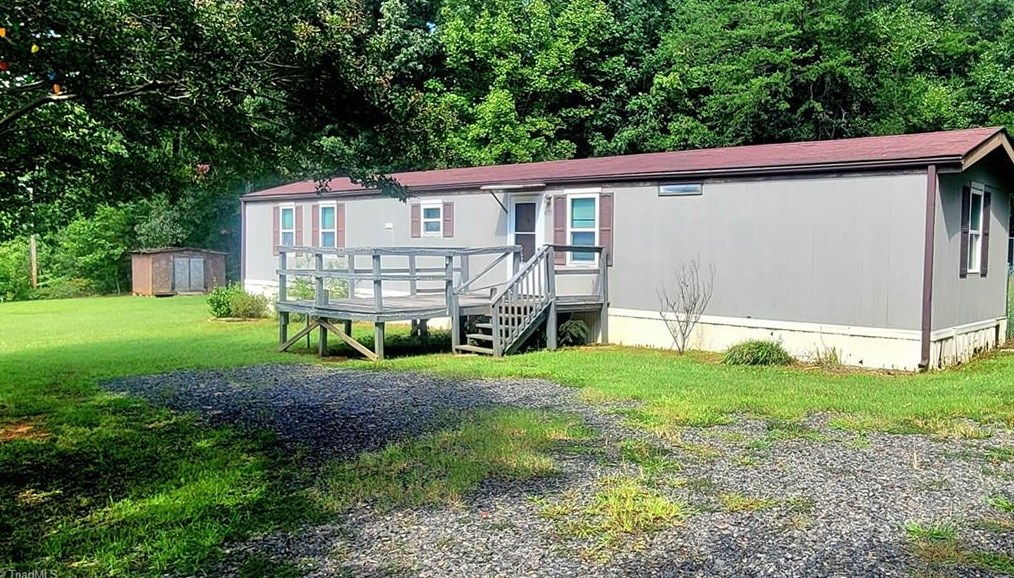 635 Rierson Rd, Ellisboro, NC 27025