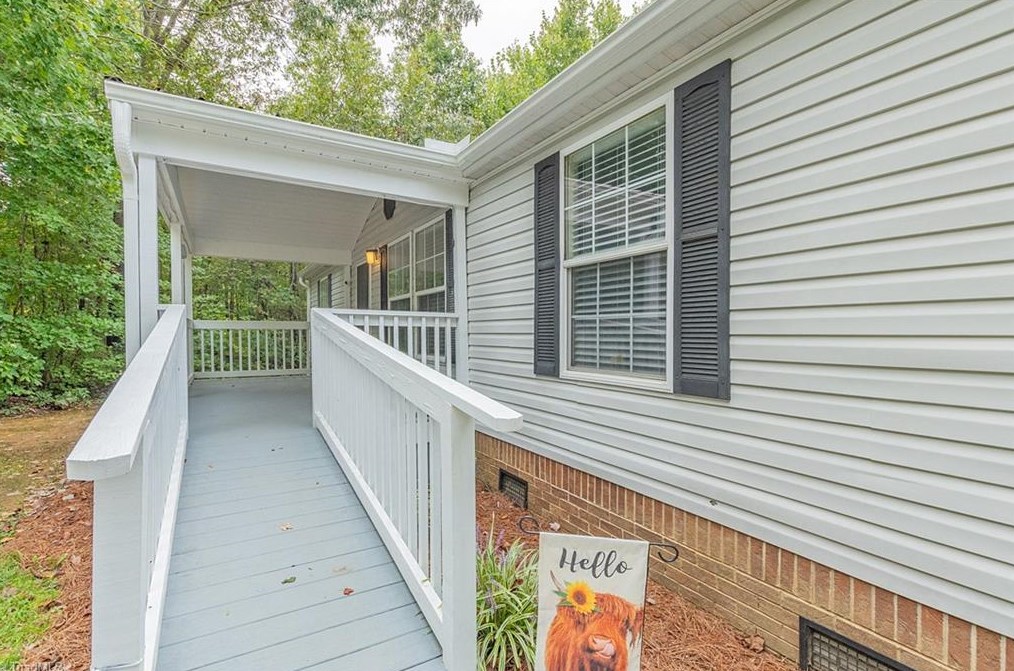 243 Plantation Dr, Lexington, NC 27292
