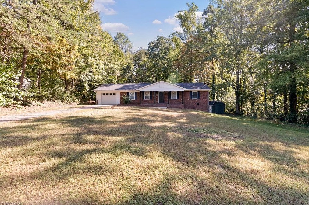 907 Westside Dr, Kernersville, NC 27284