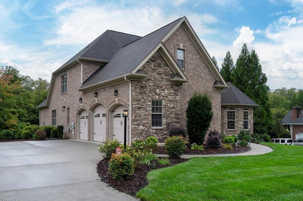 3644 Forsythia Trail, Clemmons, NC 27012