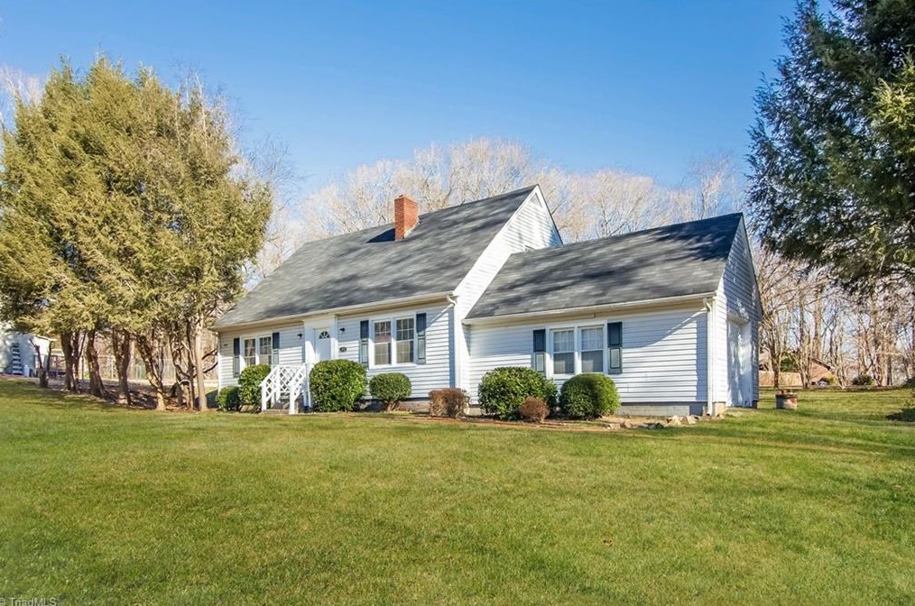 4915 Eastwin Dr, Winston Salem, NC 27104