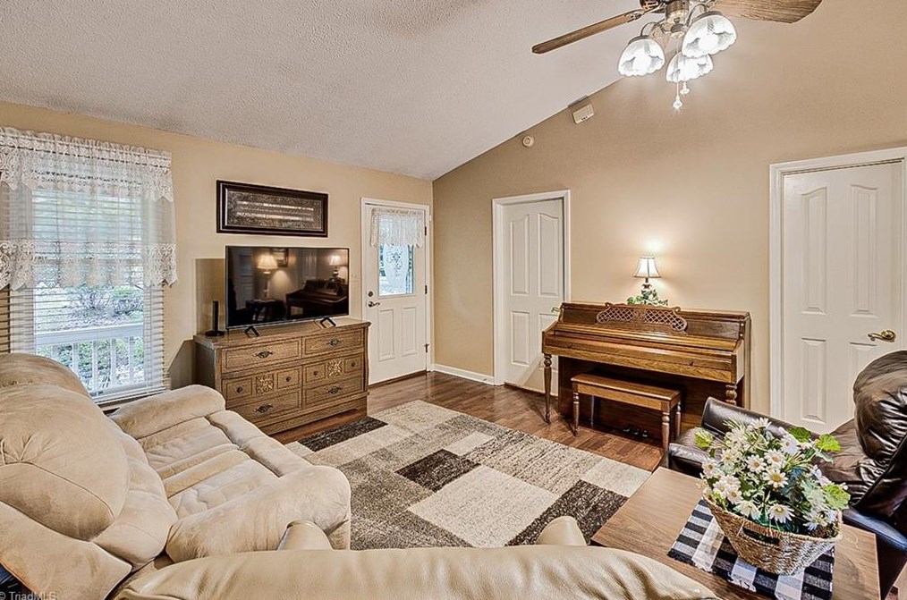 1733 Rocky Ln, Asheboro, NC 27205