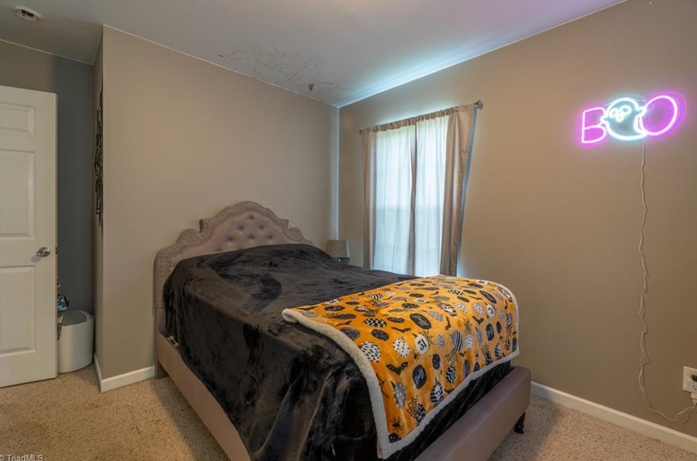 5725 Andover Dr, Graham, NC 27253