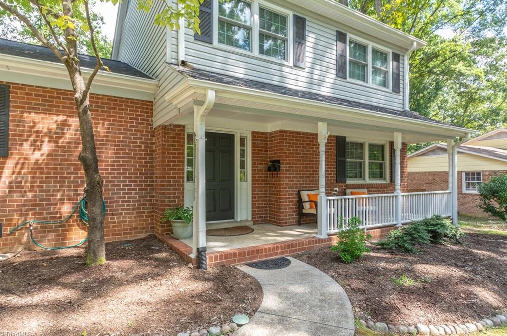 3012 Stratford Dr, Greensboro, NC 27408-2625