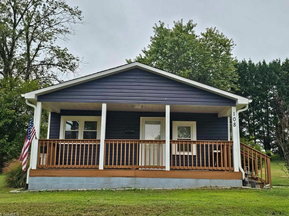 108 Pine St, Jonesville, NC 28642