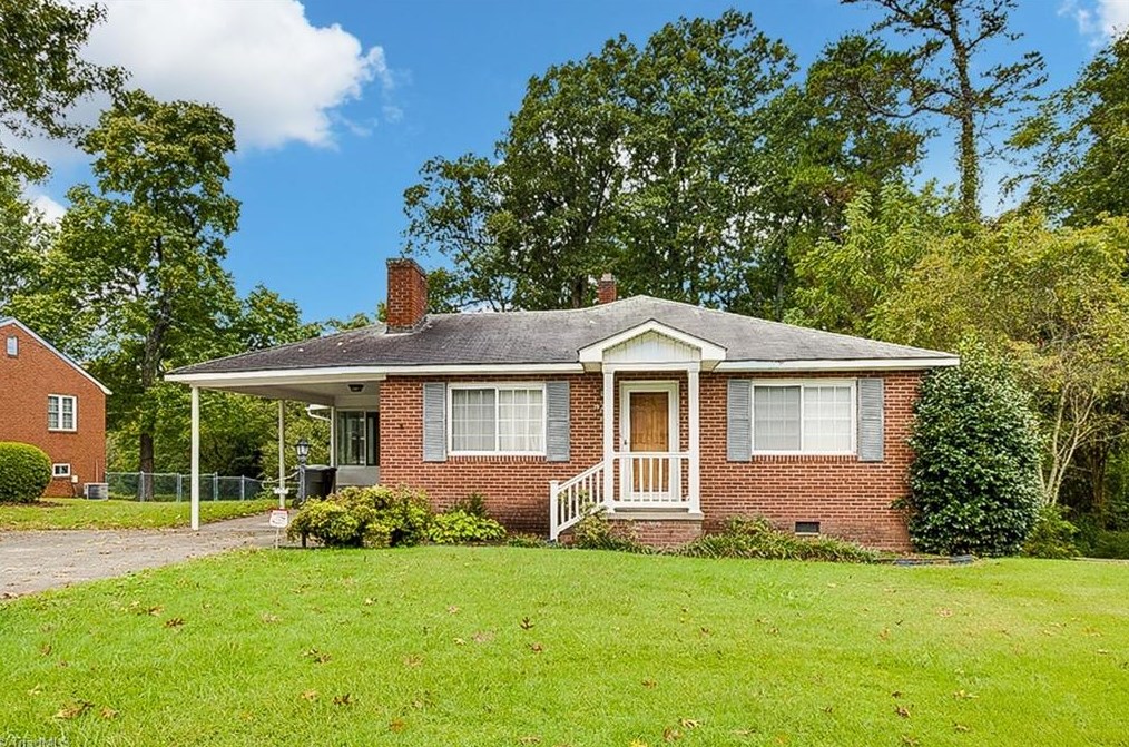 928 Cliff Rd, Asheboro, NC 27203-6902