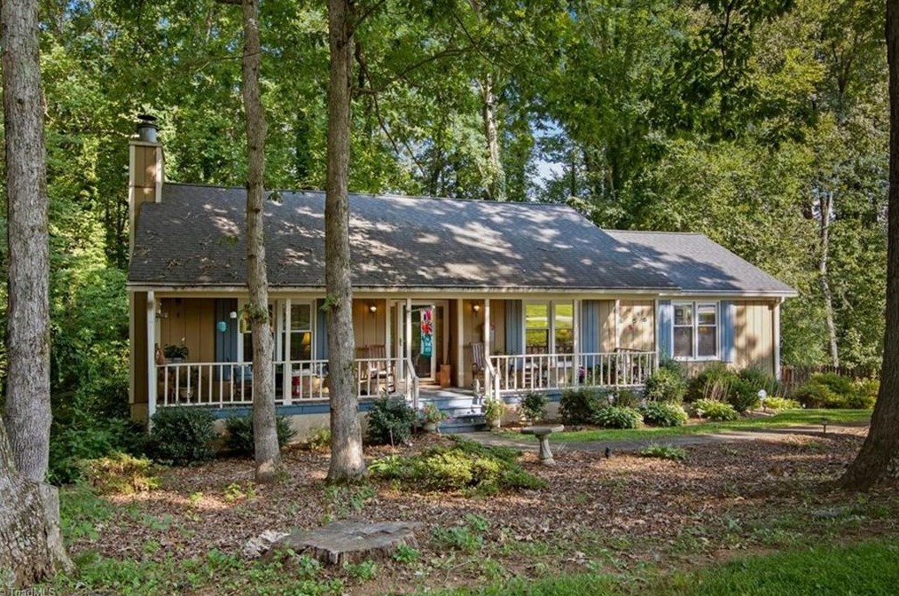 813 Sommerdale Ct, Rural Hall, NC 27045