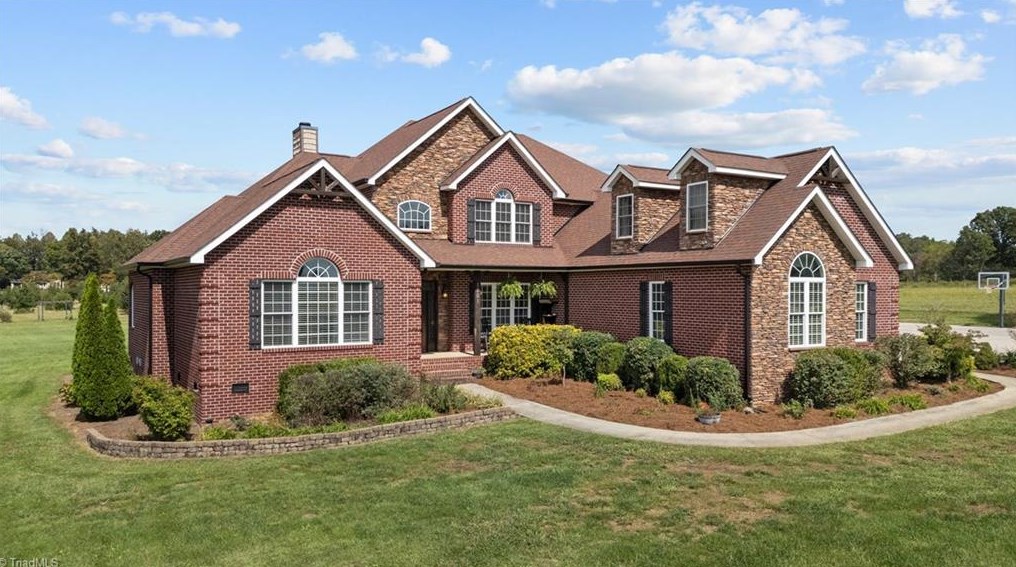 1801 City Lake Rd, Lexington, NC 27295