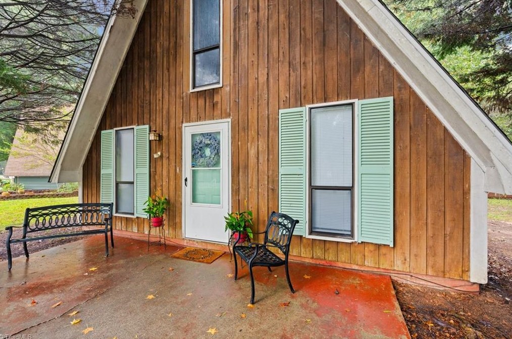 3652 Cash Dr, Winston Salem, NC 27107