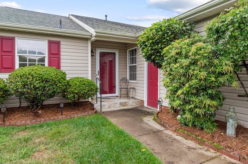 142 Troonsway Rd, Winston Salem, NC 27127