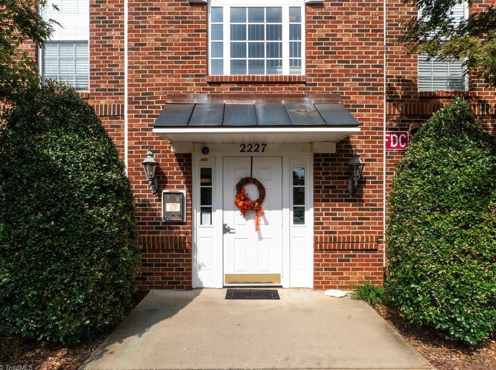 2227 Delaney Dr, Burlington, NC 27215-5294