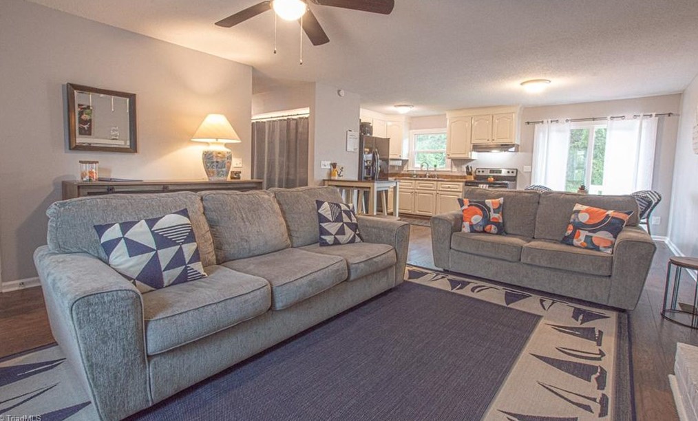 1171 Salem Lake Rd, Winston Salem, NC 27107