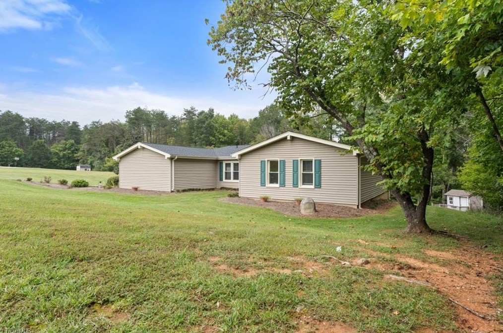 1135 Pool Side Dr, Germanton, NC 27019