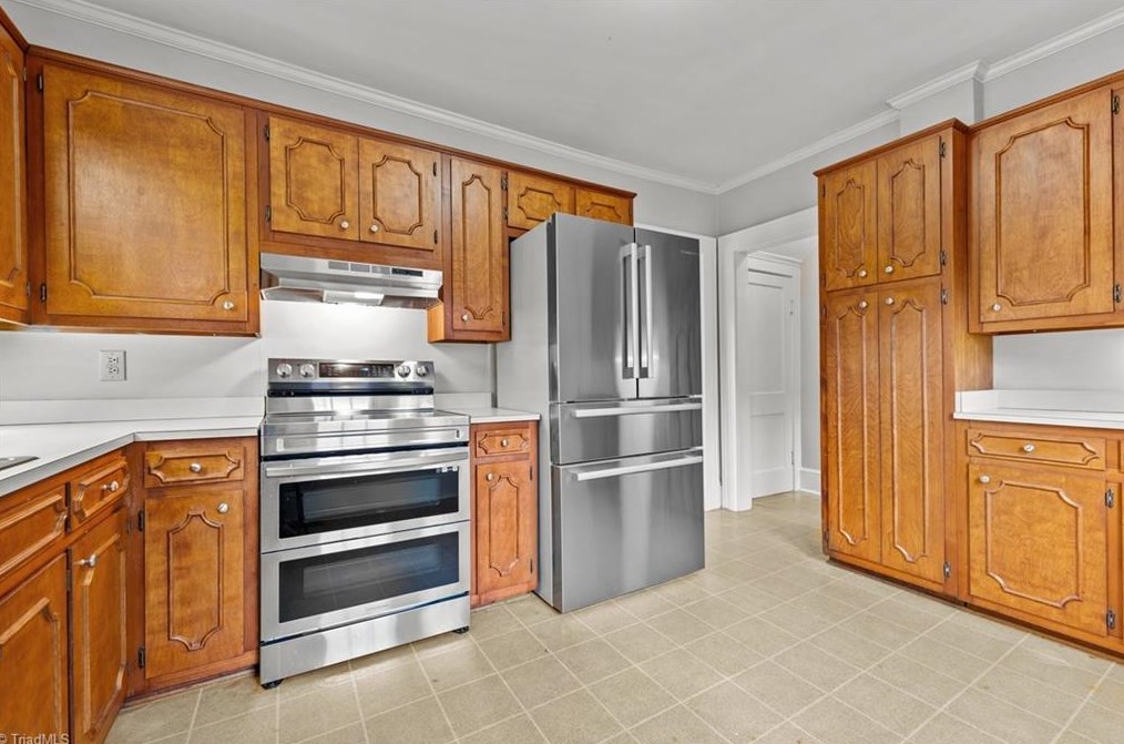 230 Rolling Rd, Burlington NC 27217-2504 exterior