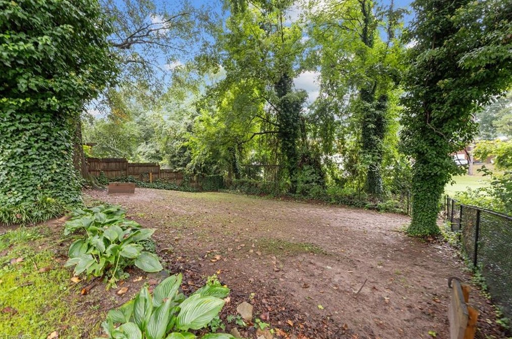 230 Rolling Rd, Burlington NC 27217-2504 exterior