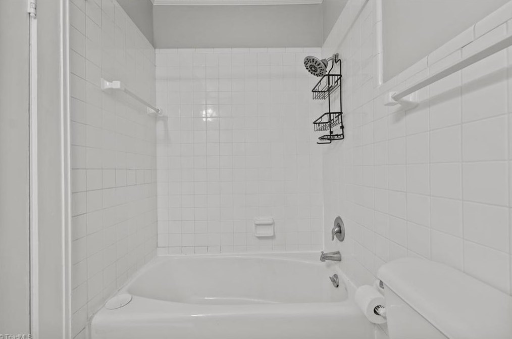 230 Rolling Rd, Burlington NC 27217-2504 exterior