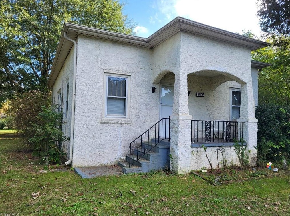 1106 Pleasant View Dr, Winston Salem, NC 27105