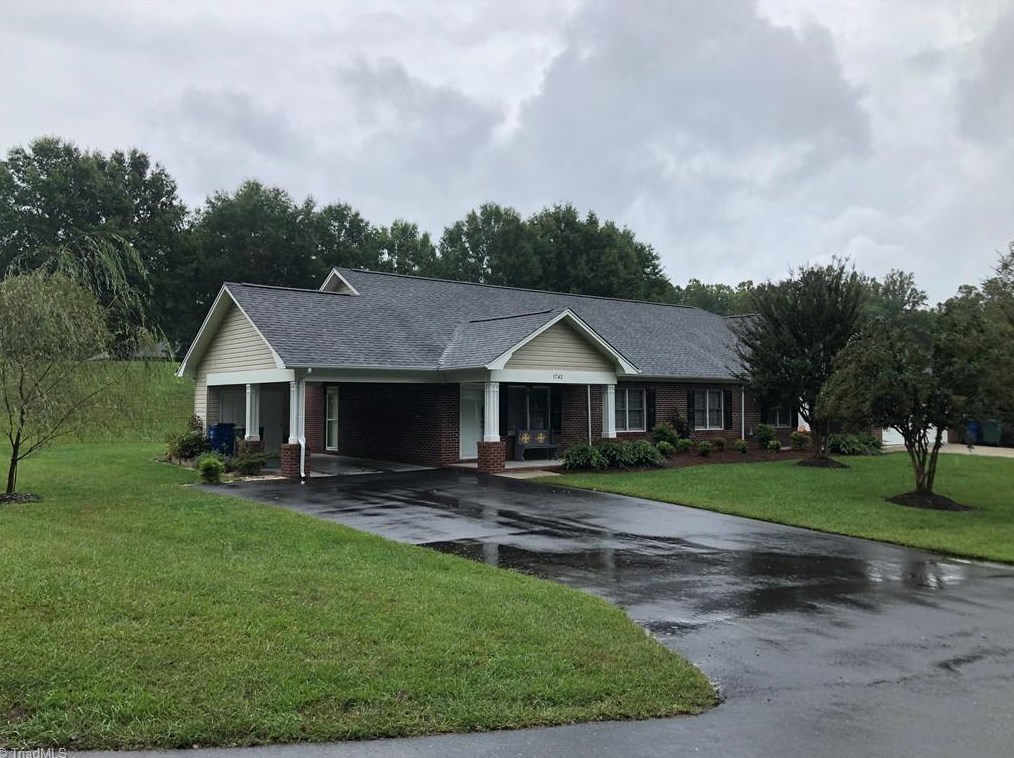 1742 Inglebrook Trail, Mount Airy, NC 27030