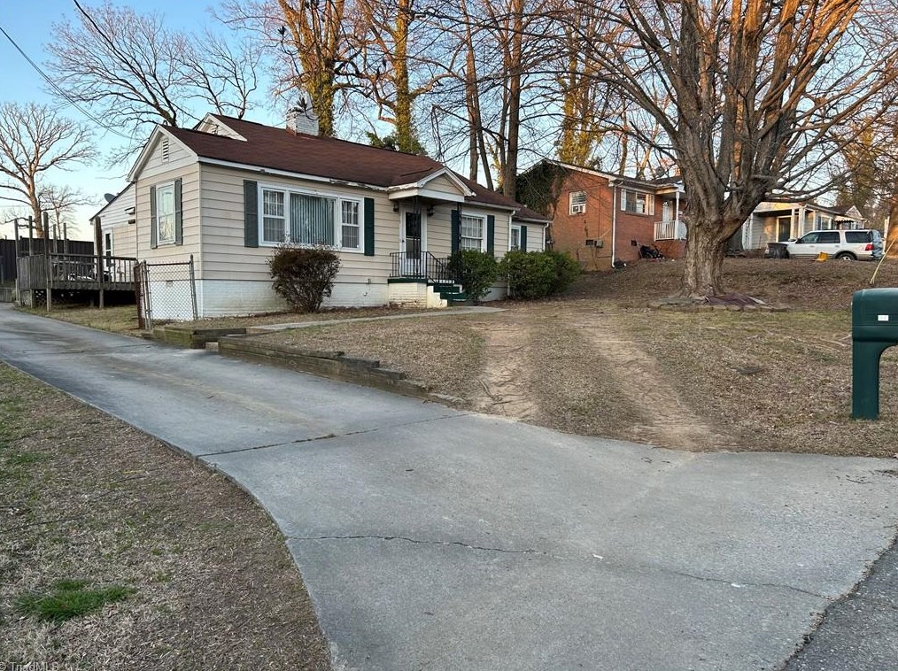 815 Willow Pl, High Point, NC 27260