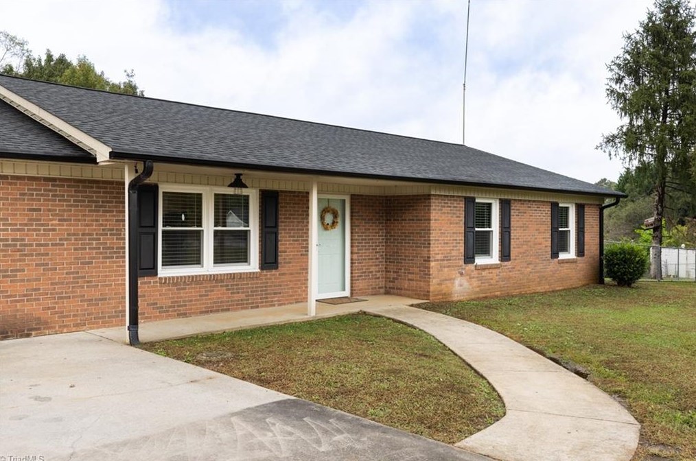 1985 Hickory Tree Rd, Winston Salem, NC 27127-9143