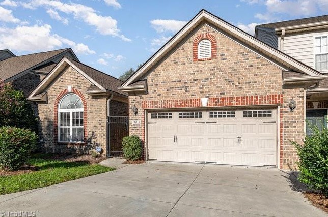 301 Southlake Ct, Lexington, NC 27295